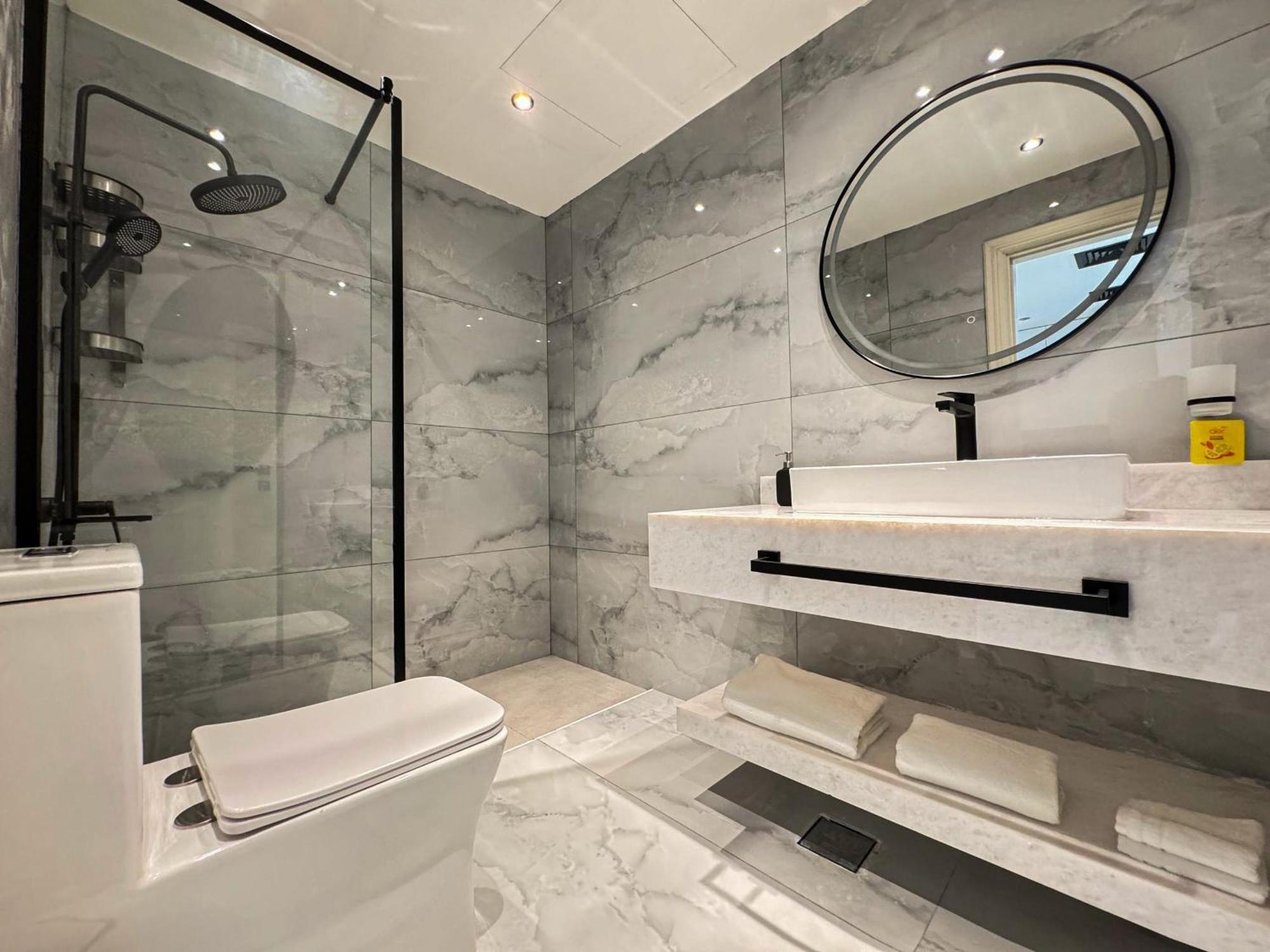 Luxury One-bedroom With Partial Burj Khalifa View - By Sqtourism *
